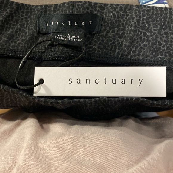 Chic pull-on black and gray stretch pants.  Sanctuary brand.  Size Large, NWT. - Picture 5 of 6